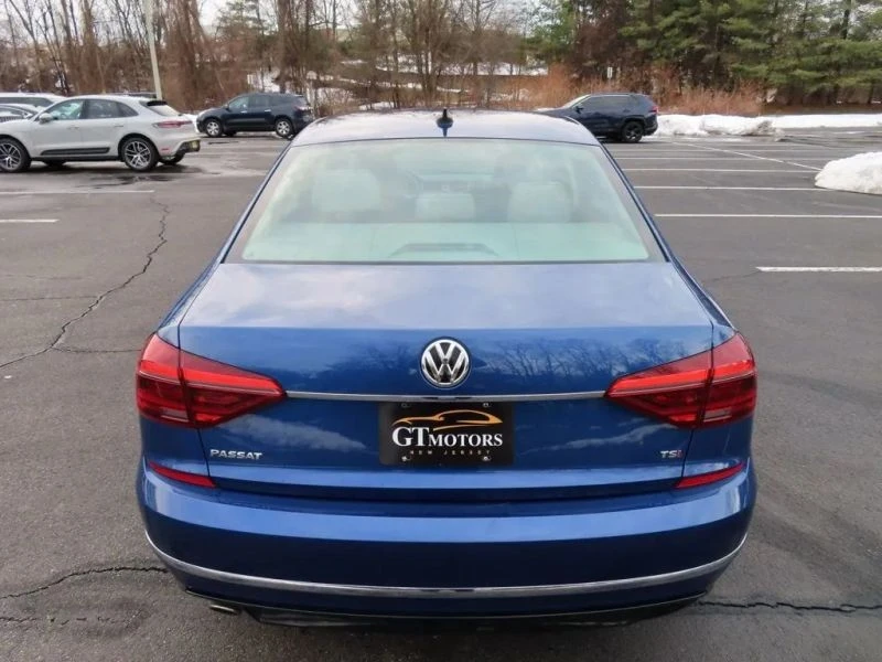 2017 Volkswagen Passat - Image 10 of 12