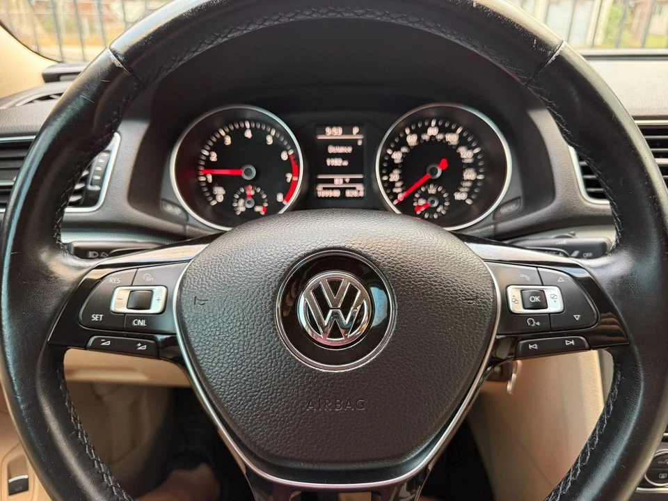 2017 Volkswagen Passat - Image 10 of 12