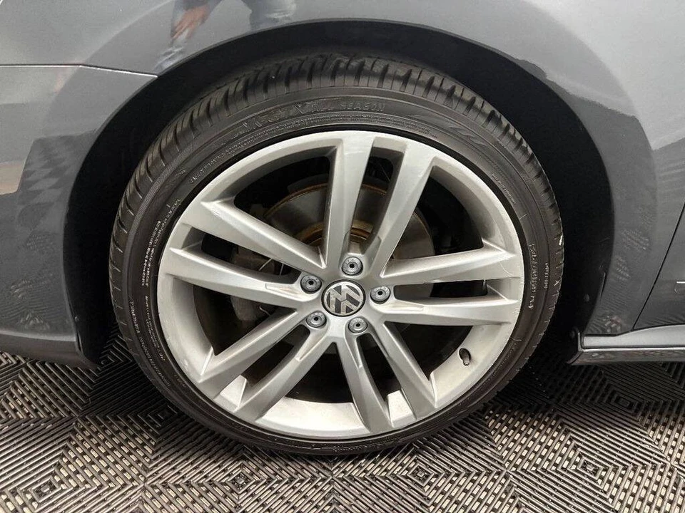 2017 Volkswagen Passat - Image 14 of 21