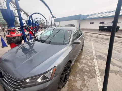 2017 Volkswagen Passat 1.8T R-Line