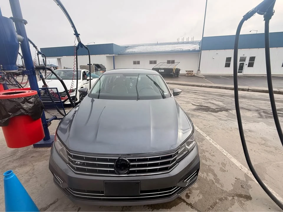 2017 Volkswagen Passat - Image 2 of 18