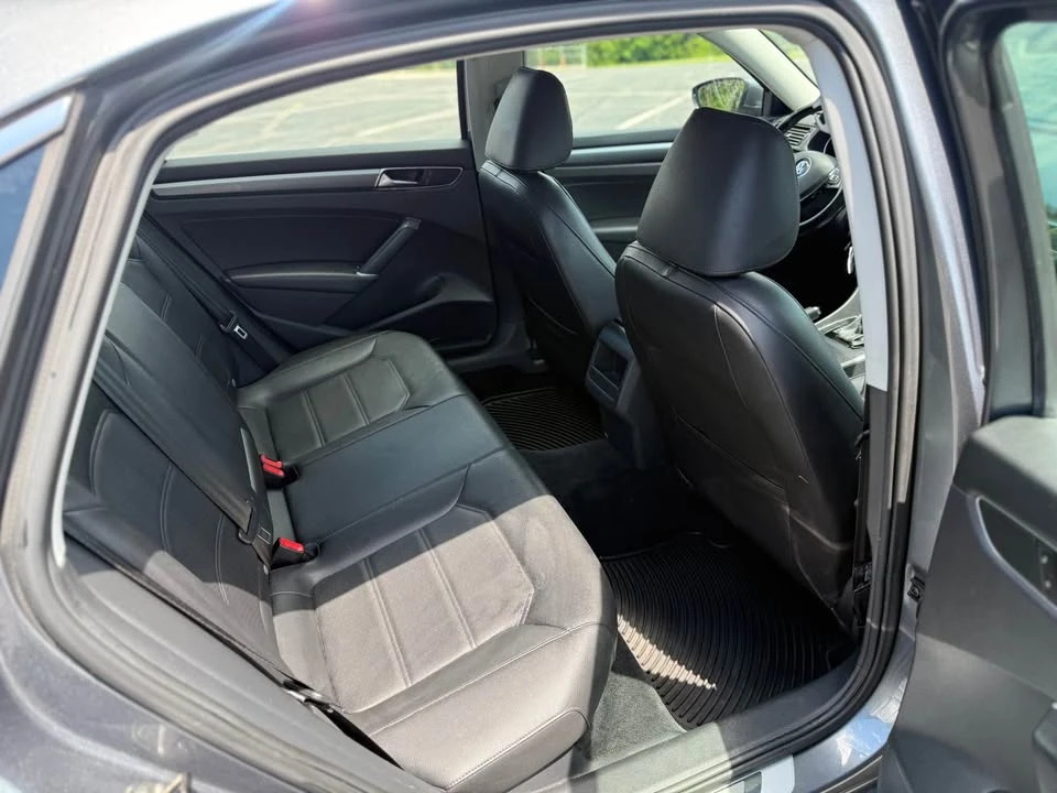 2017 Volkswagen Passat - Image 14 of 15