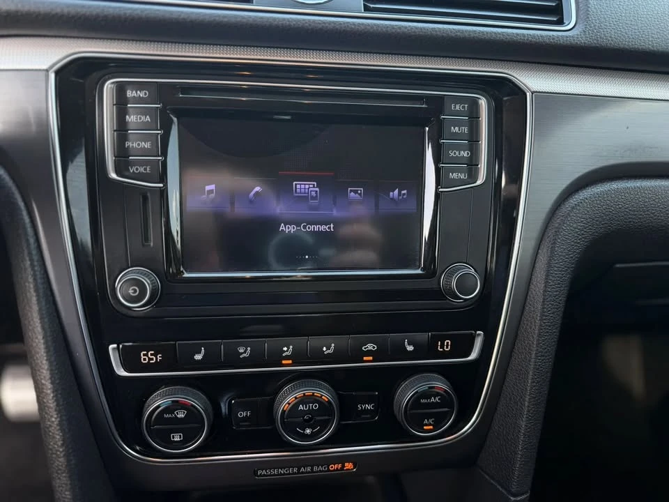 2017 Volkswagen Passat - Image 13 of 20