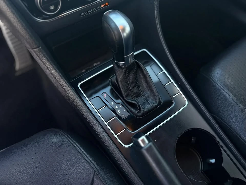 2017 Volkswagen Passat - Image 14 of 20