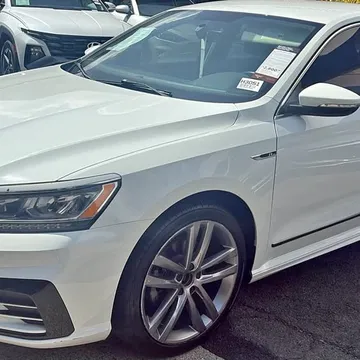 2017 Volkswagen Passat 1.8T R-Line