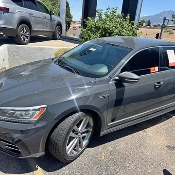 2017 Volkswagen Passat 1.8T R-Line Sedan