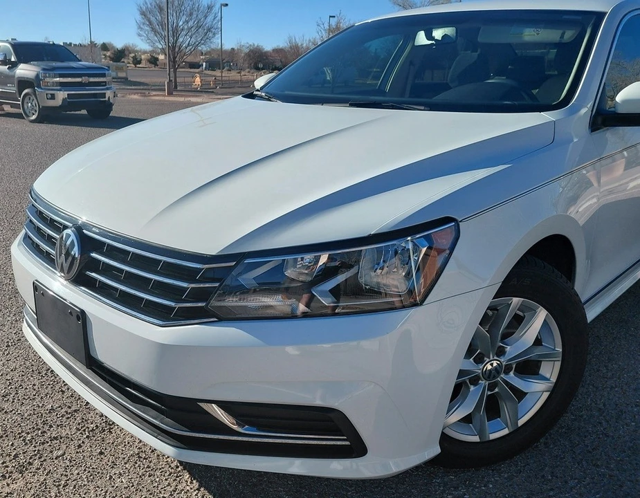 2017 Volkswagen Passat - Image 2 of 21