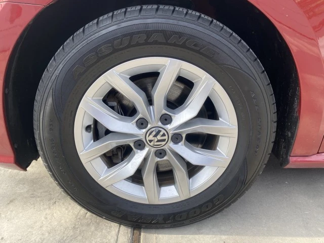 2017 Volkswagen Passat - Image 15 of 21