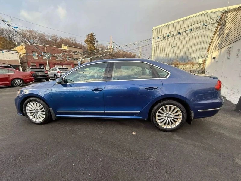 2017 Volkswagen Passat - Image 8 of 12