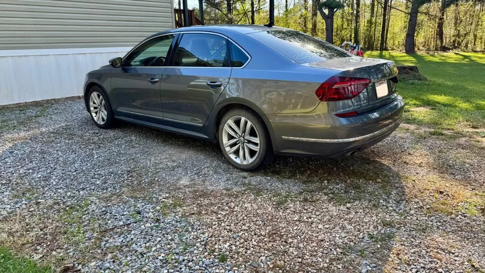 2017 Volkswagen Passat - Image 4 of 10