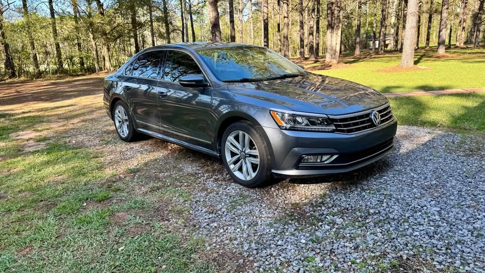 2017 Volkswagen Passat - Image 2 of 10
