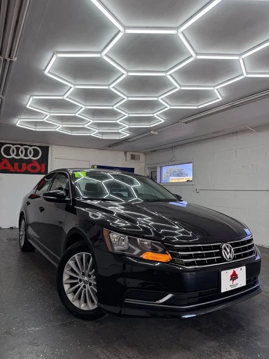 2017 Volkswagen Passat - Image 2 of 19