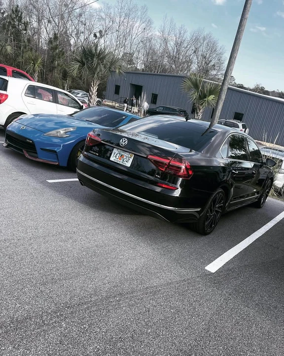 2017 Volkswagen Passat - Image 2 of 10