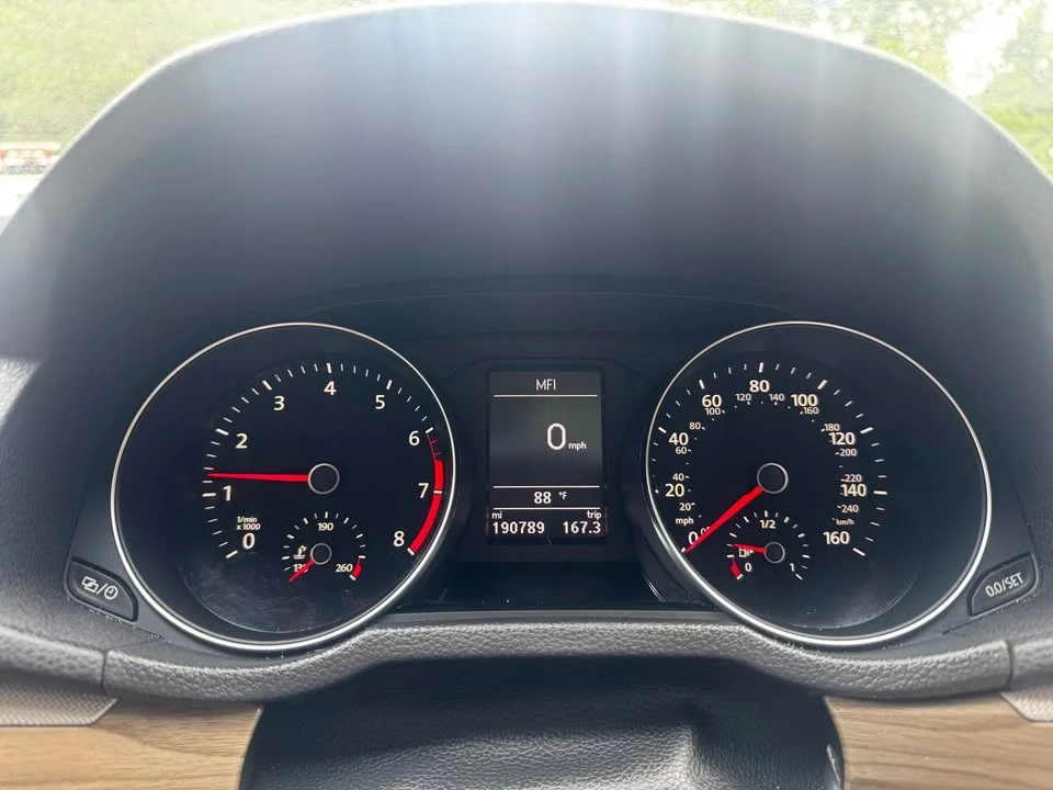 2017 Volkswagen Passat - Image 8 of 10