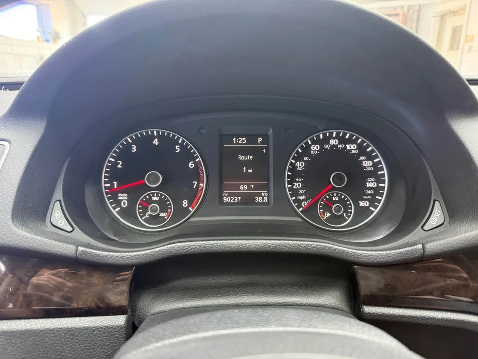 2017 Volkswagen Passat - Image 18 of 19