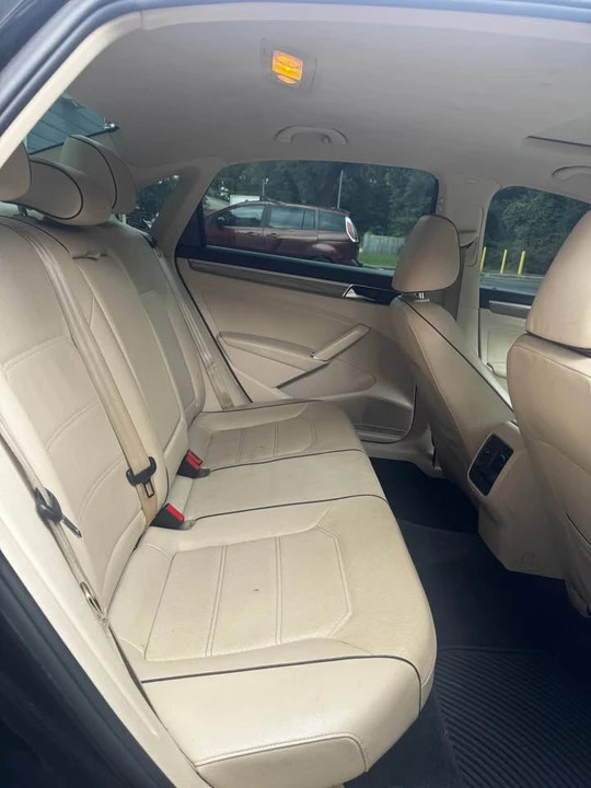 2017 Volkswagen Passat - Image 6 of 10