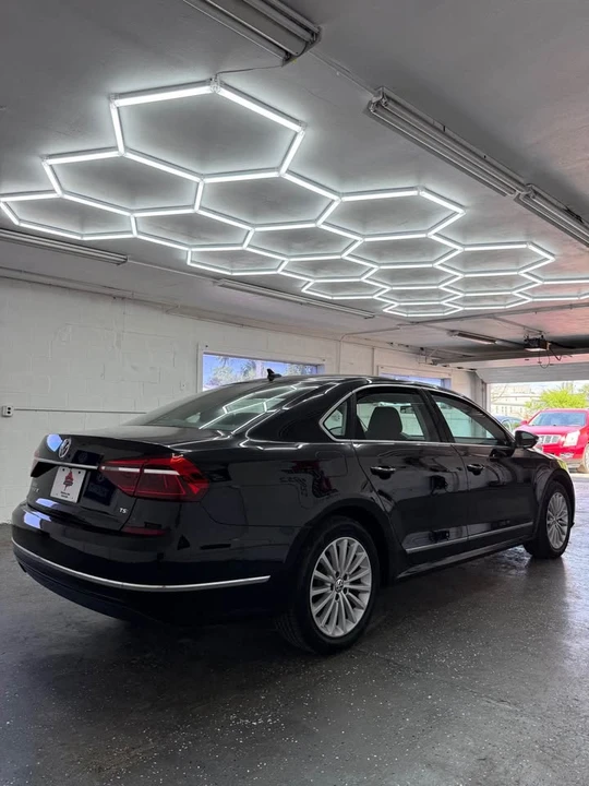 2017 Volkswagen Passat - Image 8 of 19