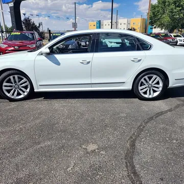 2017 Volkswagen Passat 1.8T SE