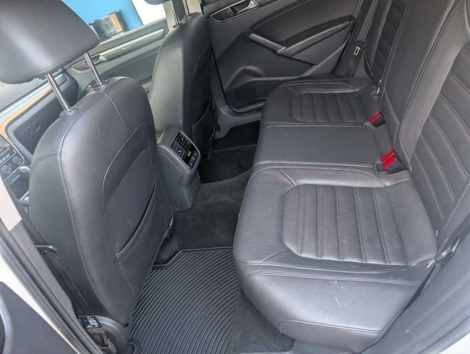 2017 Volkswagen Passat - Image 10 of 15