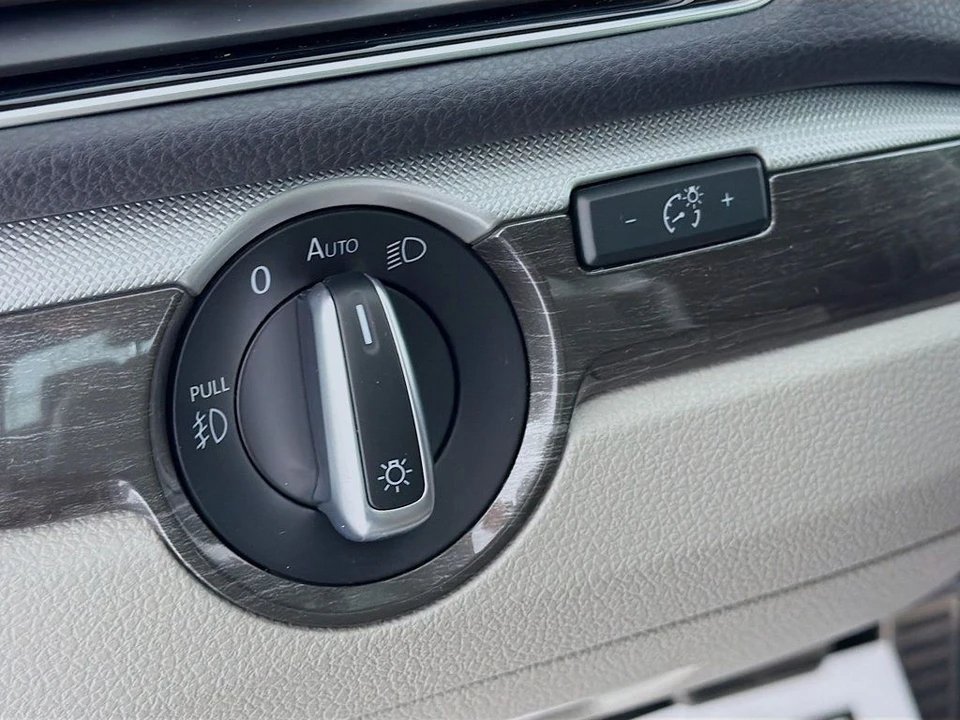 2017 Volkswagen Passat - Image 10 of 12