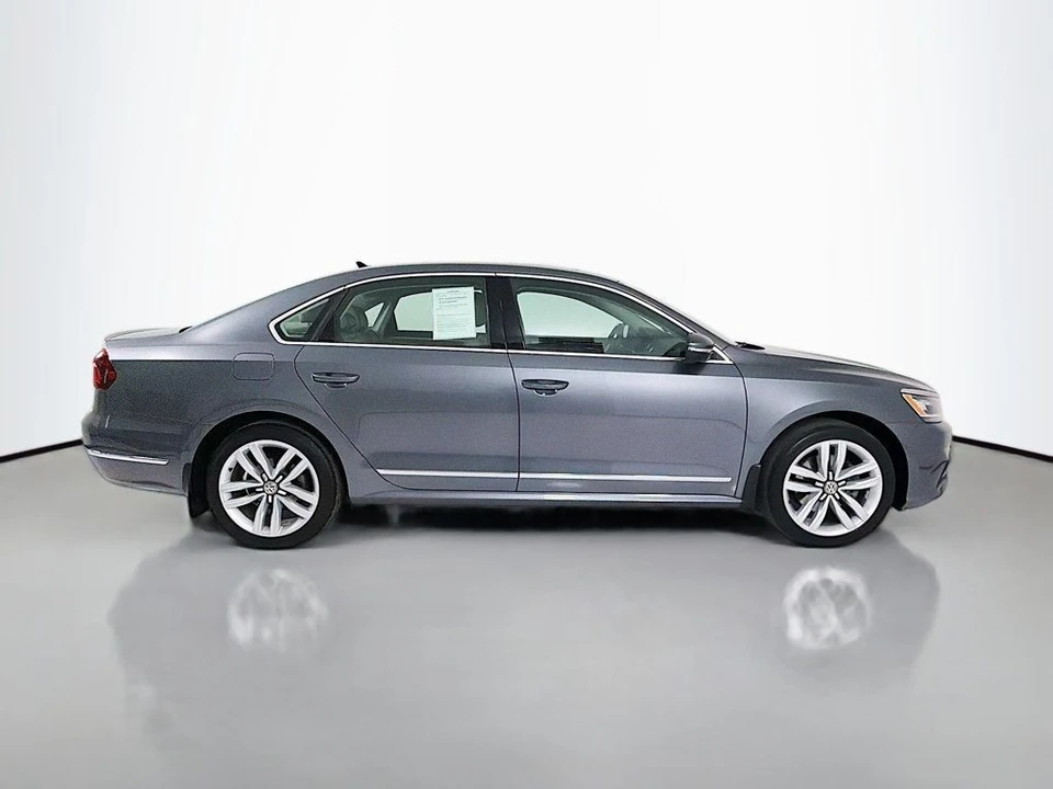 2017 Volkswagen Passat - Image 8 of 12