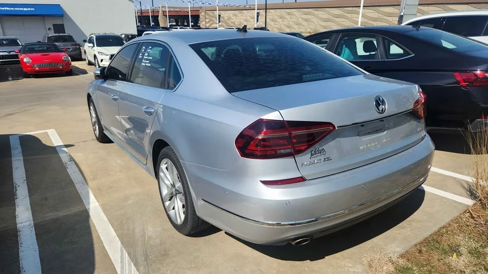 2017 Volkswagen Passat - Image 4 of 11