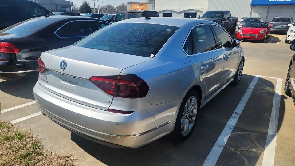 2017 Volkswagen Passat - Image 5 of 11