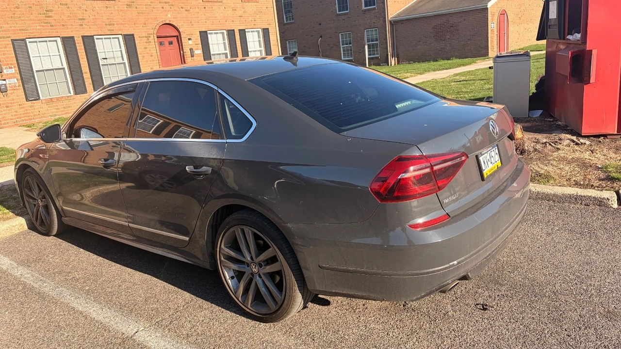 2017 Volkswagen Passat - Image 4 of 12