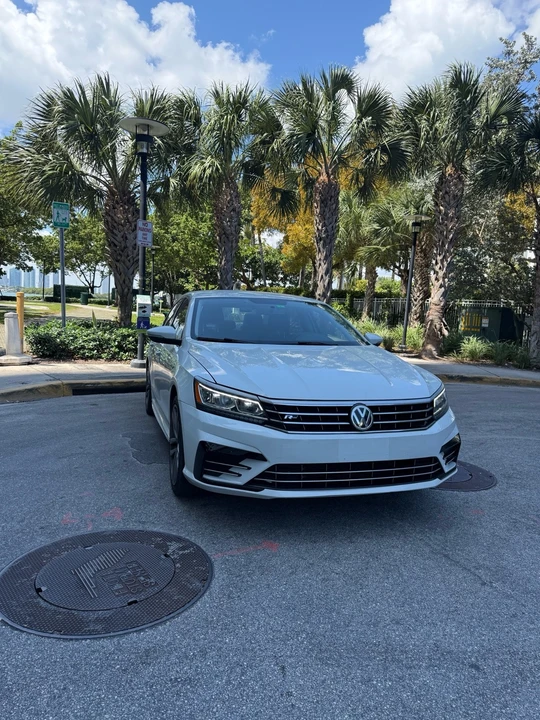 2017 Volkswagen Passat - Image 2 of 16