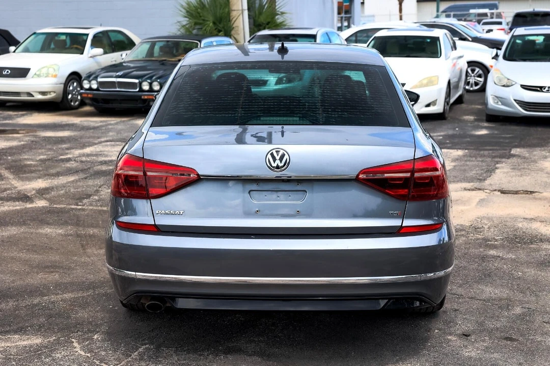 2017 Volkswagen Passat - Image 9 of 12