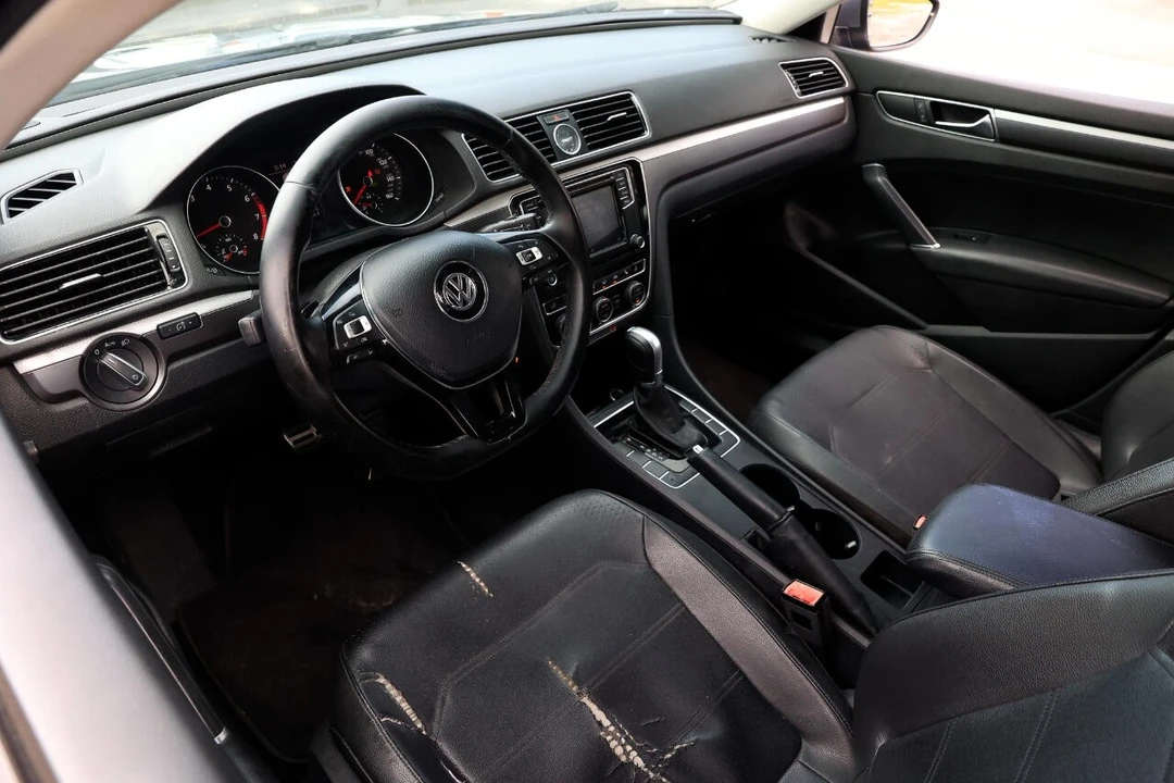 2017 Volkswagen Passat - Image 4 of 12