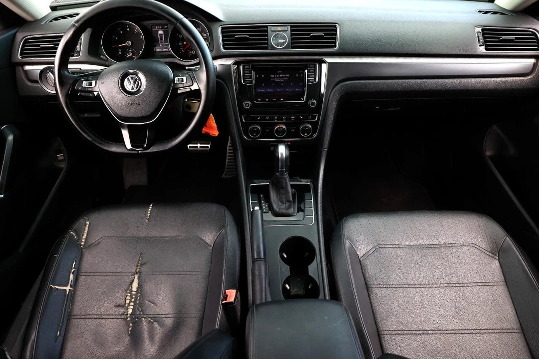 2017 Volkswagen Passat - Image 2 of 12