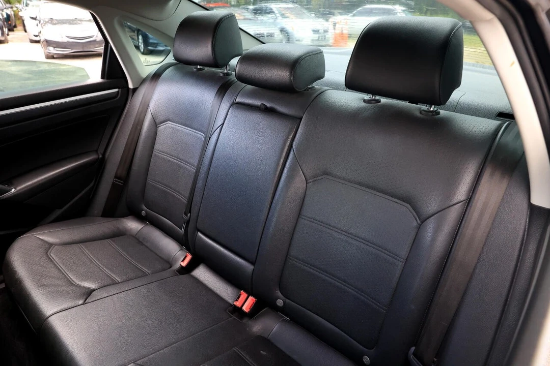 2017 Volkswagen Passat - Image 8 of 12