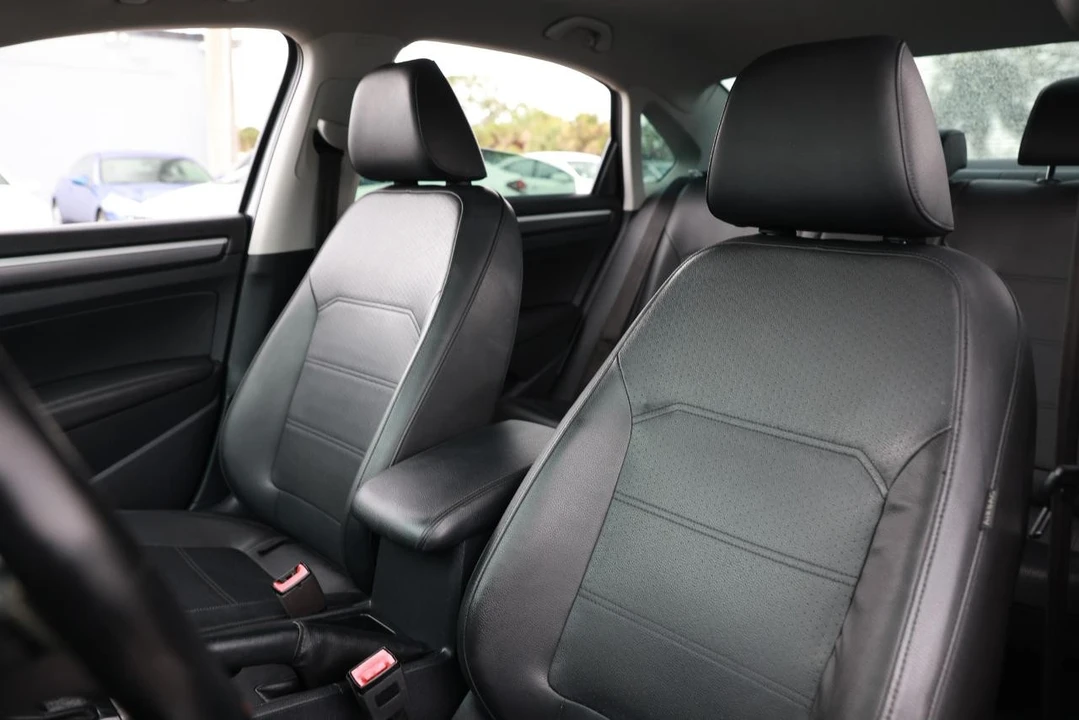2017 Volkswagen Passat - Image 6 of 12