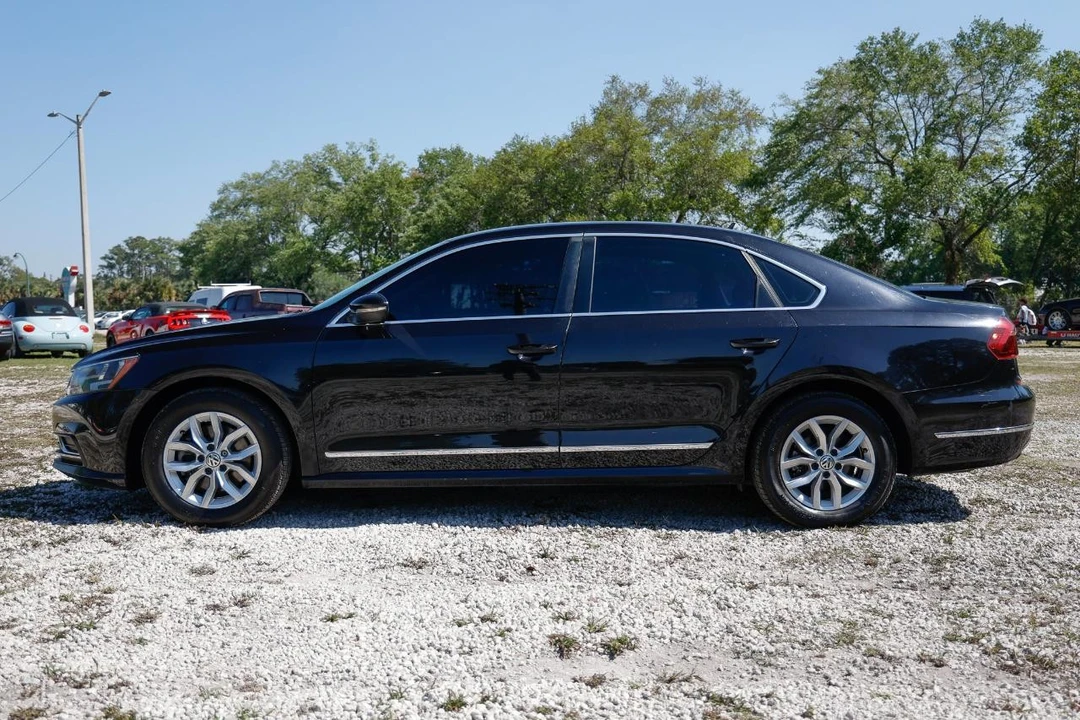 2017 Volkswagen Passat - Image 3 of 21