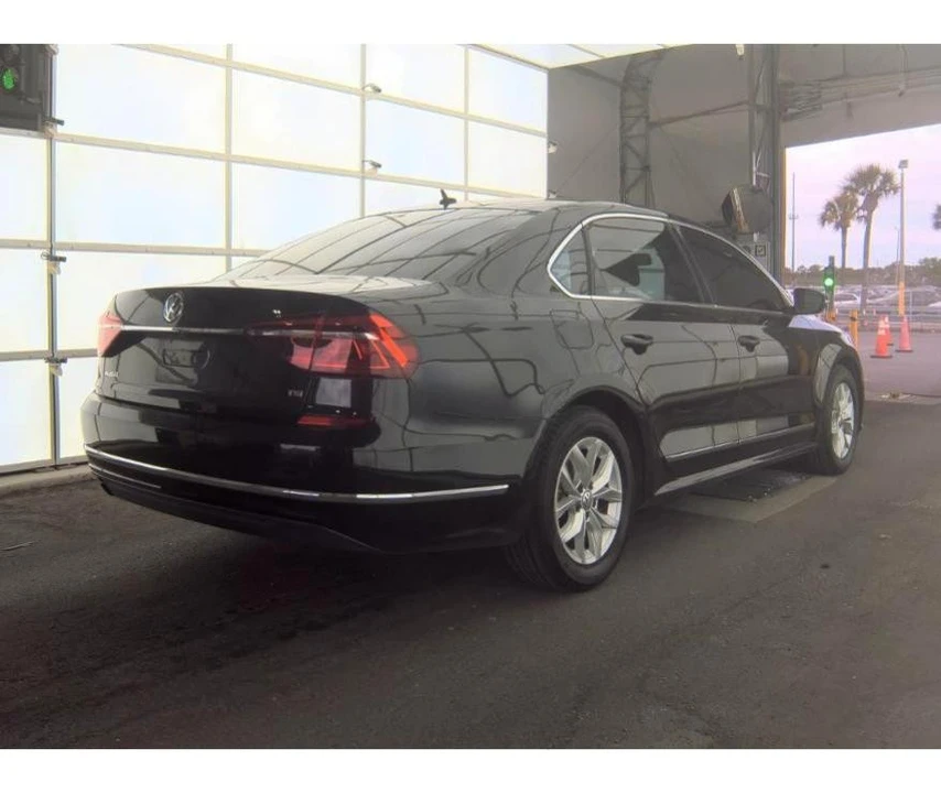 2017 Volkswagen Passat - Image 4 of 12
