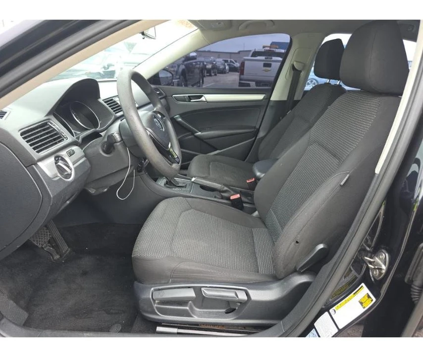 2017 Volkswagen Passat - Image 8 of 12
