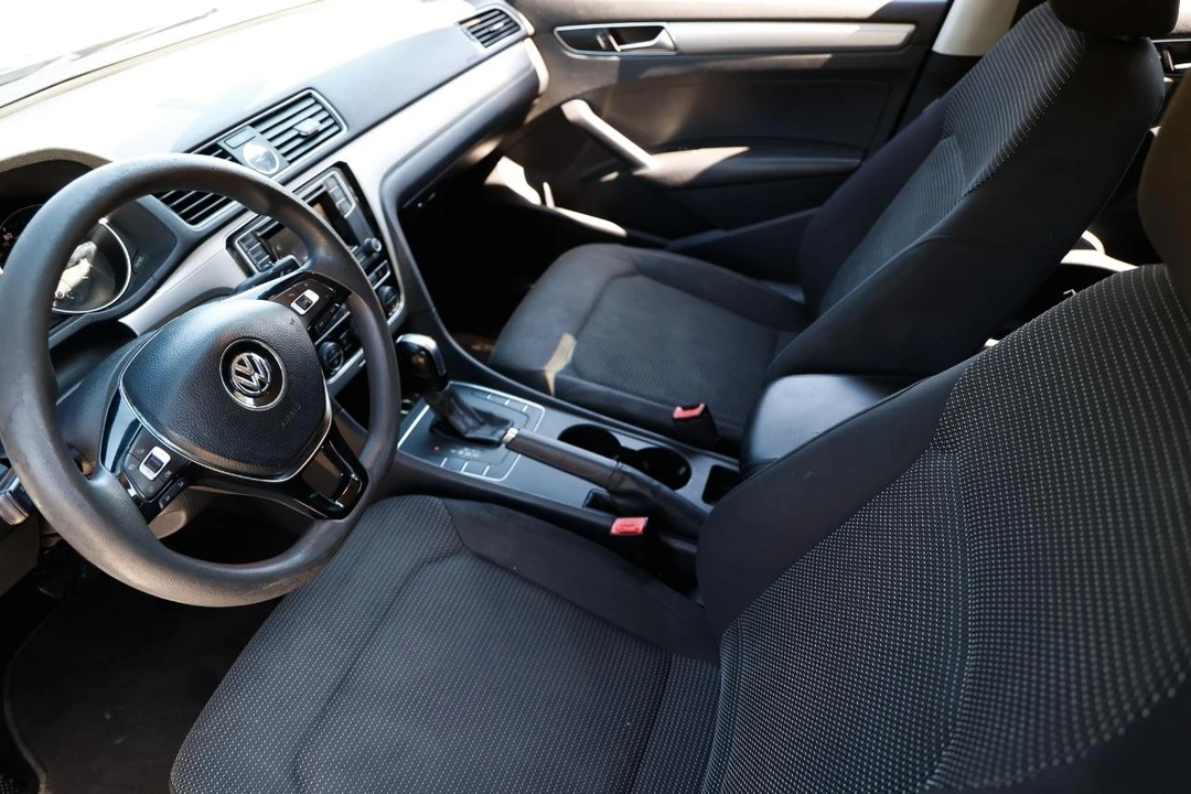 2017 Volkswagen Passat - Image 4 of 21