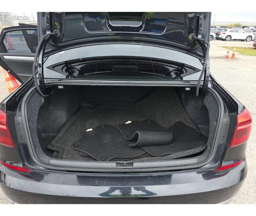 2017 Volkswagen Passat - Image 12 of 12