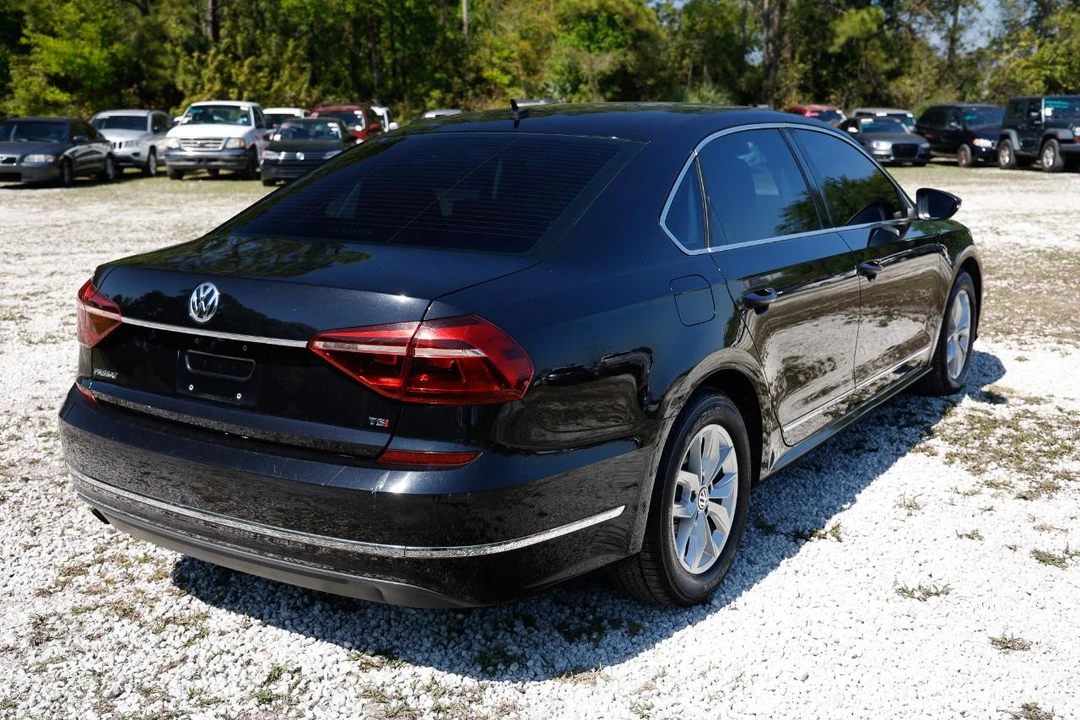 2017 Volkswagen Passat - Image 11 of 21