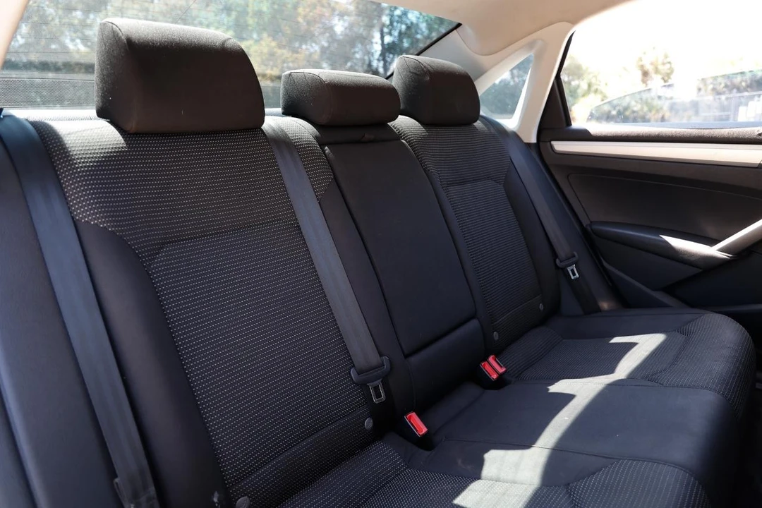 2017 Volkswagen Passat - Image 14 of 21