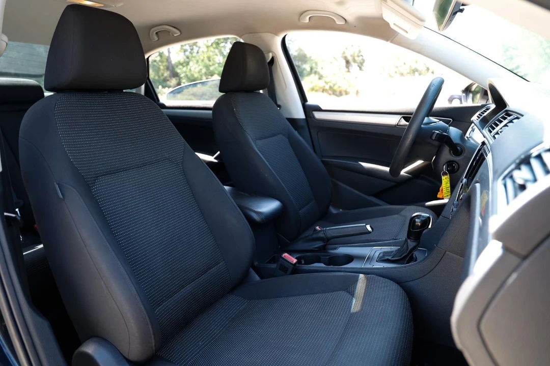 2017 Volkswagen Passat - Image 18 of 21