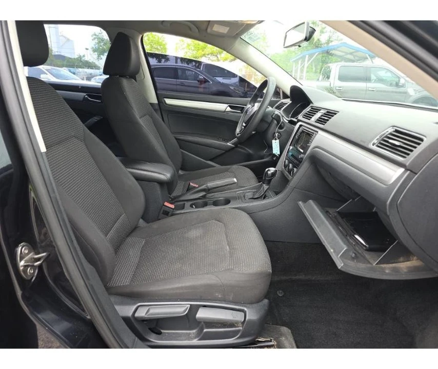 2017 Volkswagen Passat - Image 9 of 12