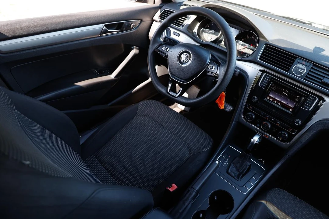 2017 Volkswagen Passat - Image 20 of 21