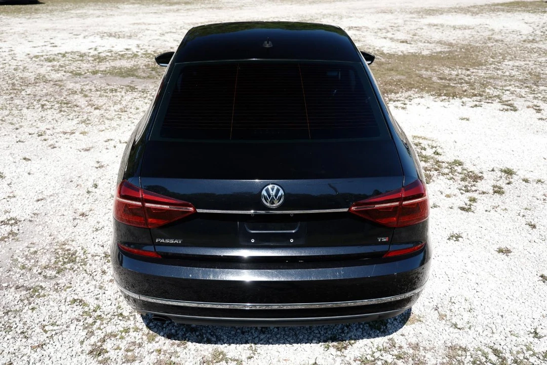 2017 Volkswagen Passat - Image 9 of 21