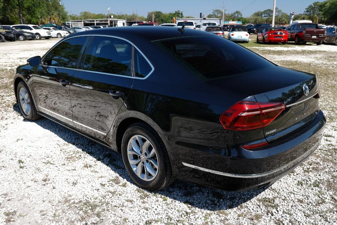 2017 Volkswagen Passat - Image 5 of 21