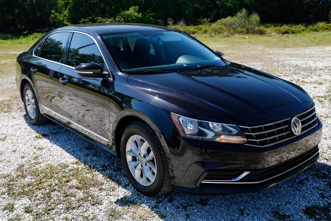 2017 Volkswagen Passat - Image 15 of 21