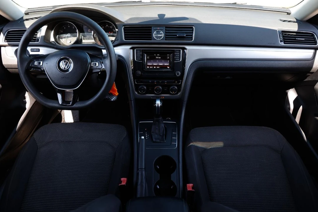 2017 Volkswagen Passat - Image 2 of 21