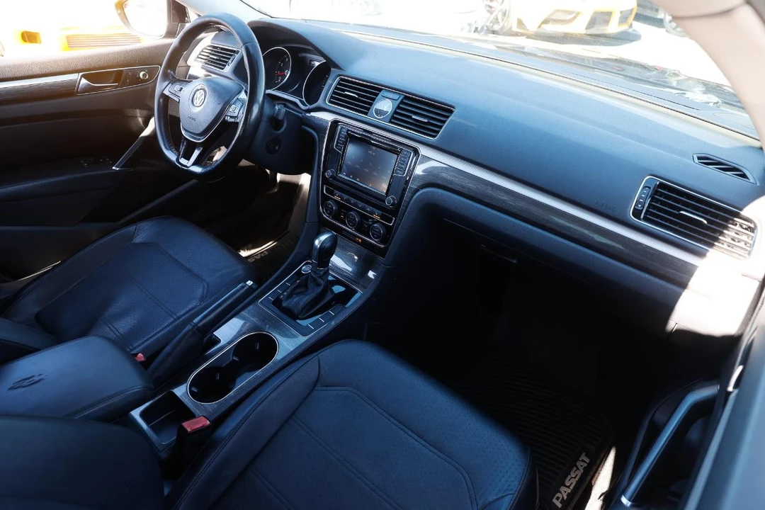 2017 Volkswagen Passat - Image 16 of 21
