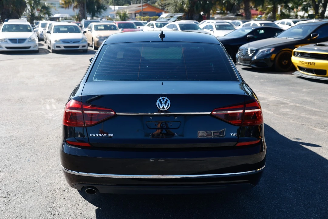 2017 Volkswagen Passat - Image 9 of 12